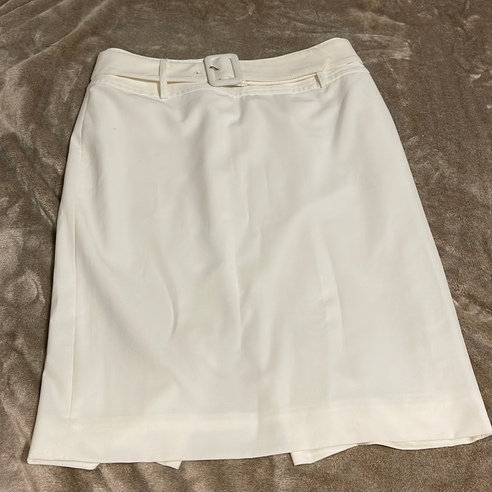 White House Black Market skirt with belt